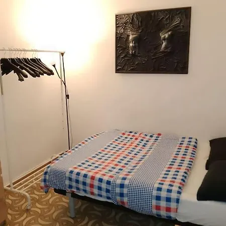 Best Location, Plaza Espana Campsite Barcelona